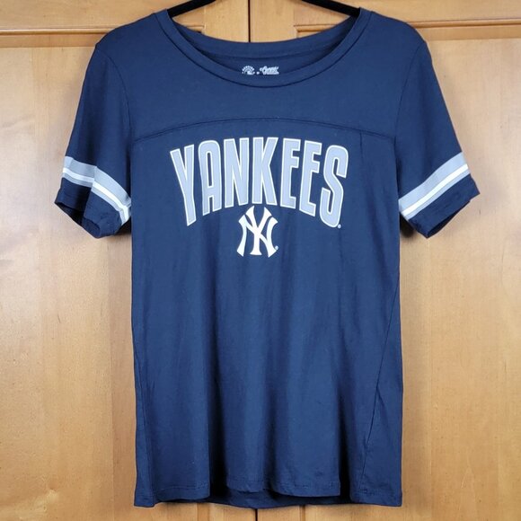 NWT MLB Genuine Merchandise New York Yankees Navy Crew Neck Short Sleeve Tee - M - Picture 3 of 10